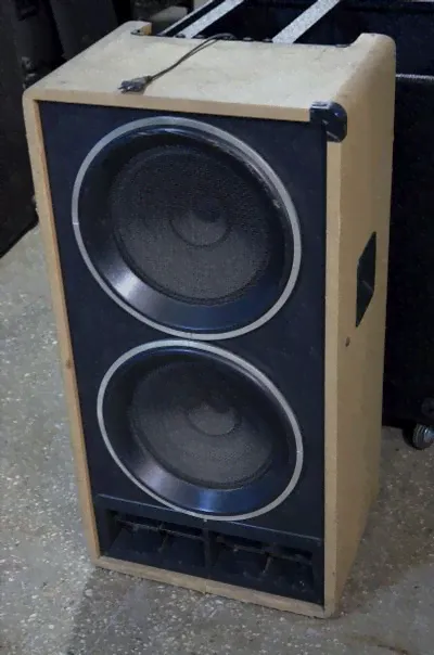 VENTA Электроника УАУ-03. Активный комбо 2х12"